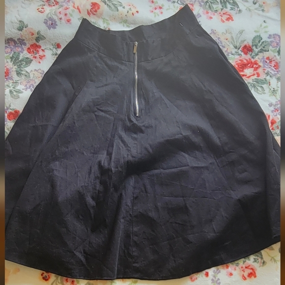Amanda & Chelsea Black Midi A-Line Skirt - Picture 4 of 6